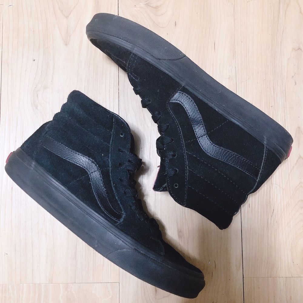 Vans SK8-HI — Black Suede